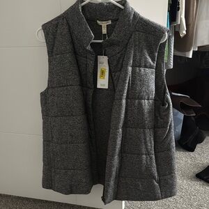 Universal Thread Women's Gray Quilted Puffer Vest